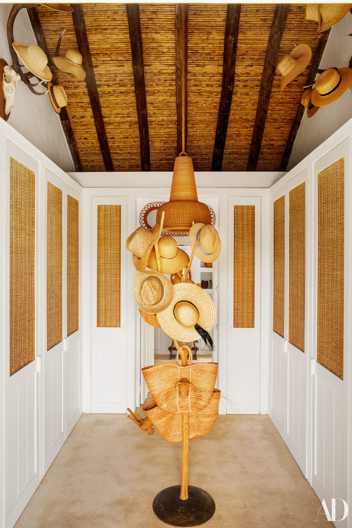 un tour de maison de vacances rempli de texture | Coco Kelley